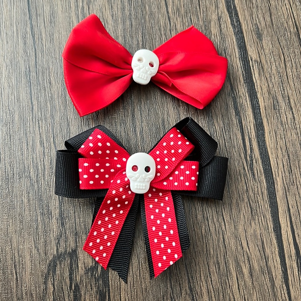 2 Skull Clips